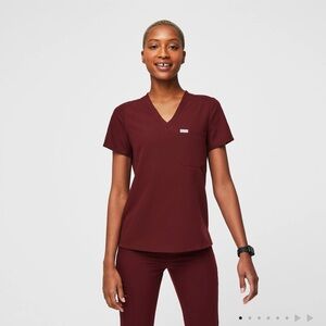 Figs Catarina Women's Burgundy V-Neck Scrub Top XS